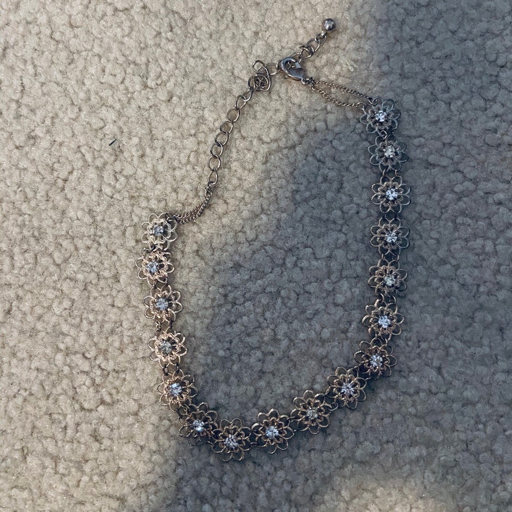 Floral choker